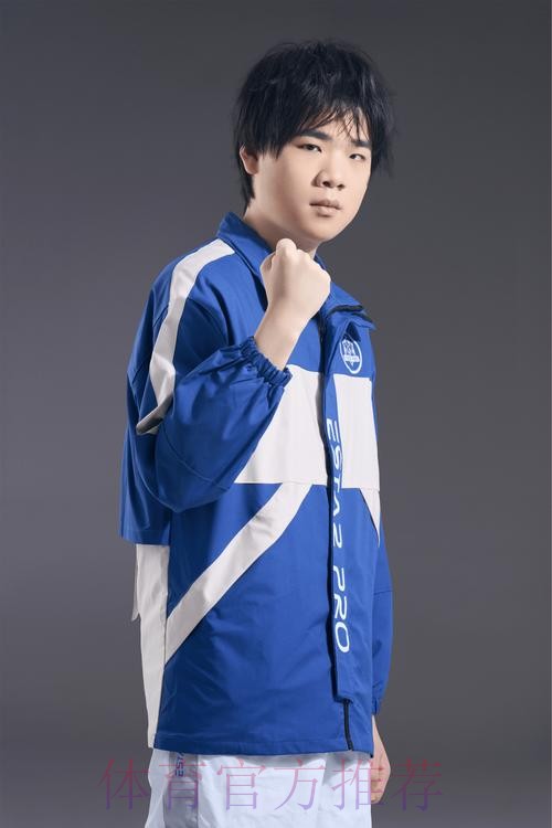 武汉eStarPro春季赛定妆照：Fly领衔，星芒再度点亮赛场